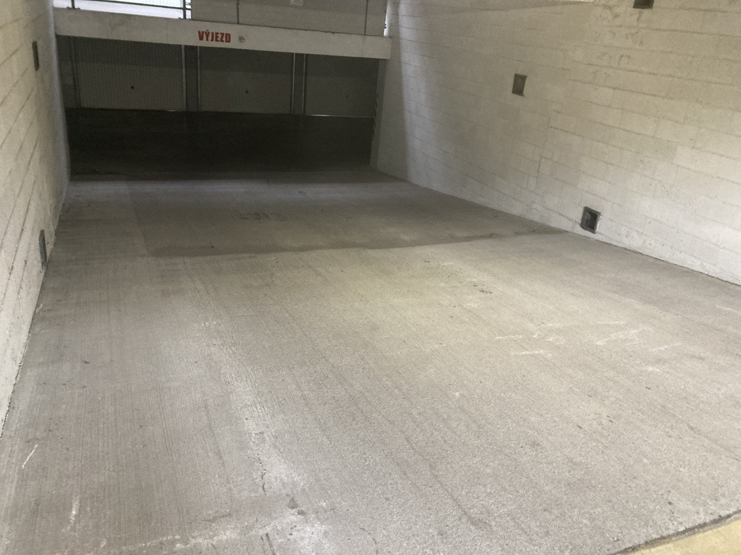 zametení v garážích 2.11.2025 (6)